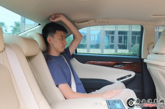 變革進(jìn)化 不忘初心 試駕全新皇冠2.0T