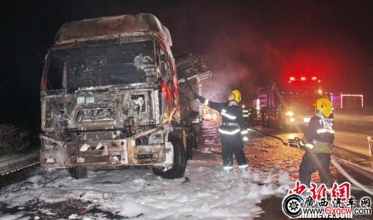 事故現(xiàn)場(chǎng)。吳軍攝