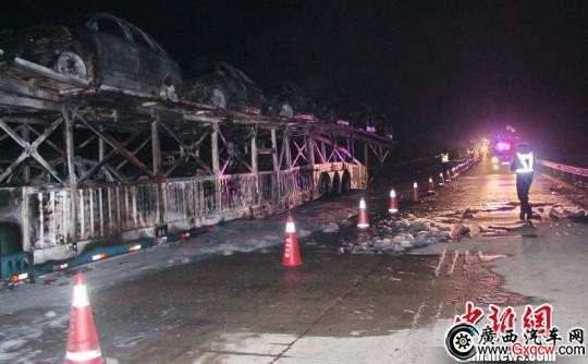 事故現(xiàn)場(chǎng) 吳軍 攝